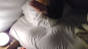 jsuis en festoche, petit flash boobs de ma tente les gars