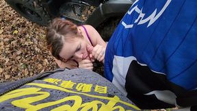 je me fais baiser en trio sur un quad par mon mec et un plan cul