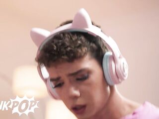 TWINKPOP - Femboy Sam Ledger Gets Caught Playing With His Weenie And Gets Screwed By Stepbro Drake Von