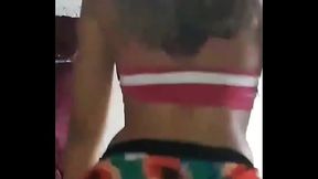 Loirinha dan&ccedil_ando gostoso