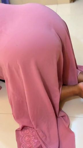 Egyptian Big Ass & Pussy Hot Stepmom Stuck Under Bed Then She Want Hardcore Fuck From Son's Friend
