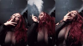 Smoking mommy takes advantage of you