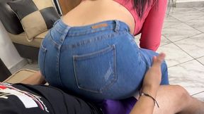 si mi madrastra quiere jugar tiene que hacerlo sentada en mis piernas