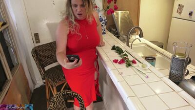 Stepmom gets pics for anniversary of secretary sucking dick