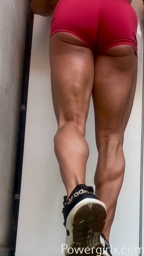 Muscular milf's tight ass explodes under flexing heat