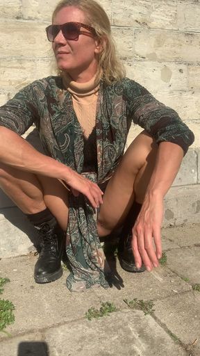 Thong flashing in the city