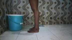 Indian Tamil Hot Wife Saranya Bath Show
