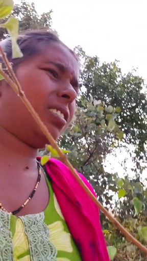 Desi Village Story - Bhabhi used to pluck Karvand fruits from the forest and sell them in the city - hindi audio xxx&hellip;   Clip 2