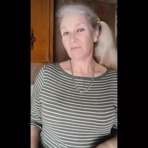 Hot Mature Fucks a Zucchini Til Orgasm!