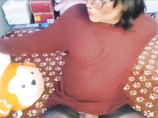 Glitch en el Sistema: Una E-hotty fuera de control y sin censura