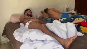 amigos acordam no tesao
