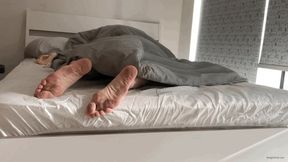 SNORING GIRL DIRTY FEET - MOV Mobile Version