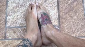 smearing my sperm on my feet