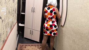 Milf dropped her jacket and got a dick in the ass
