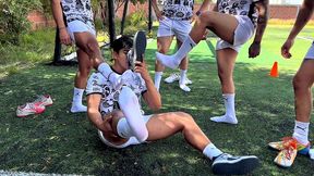 jugando bajo el sol, uno se pone mas caliente de lo normal