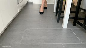 THE DIZZYING SMELL OF HER SEXY FEET - MP4 Mobile Version