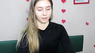 Beautiful Ukrainian amateur babe TaliaSunshin on webcam Hoe 2