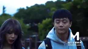 Cute Japanese Babe Tempts With Her Seductive Sex Appeal Showdown