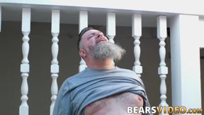 Chubby Alezgi Cage sucks Tony Marks off and receives facial