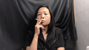 English subtitlesSmoking and enjoying