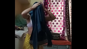 Bhabhi changing dress