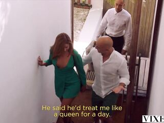 VIXEN Pretty models fulfill their 3some dream