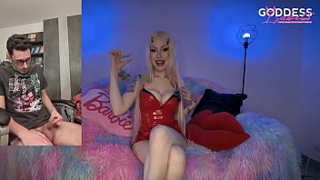 Umiliazione verbale pubblica pisellino SPH con la tua mistress bionda italiana tettona