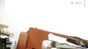 a safada esmeralda do casal strong flerta com o alemao tatuador,encheu a borracha de leite camera de seguranca gravou tudo