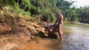 macho casado fudeu o cuzinho da amante no meio do mato
