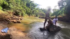 macho casado fudeu o cuzinho da amante no meio do mato