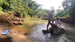 macho casado fudeu o cuzinho da amante no meio do mato