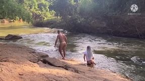 macho casado fudeu o cuzinho da amante no meio do mato