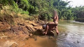 macho casado fudeu o cuzinho da amante no meio do mato