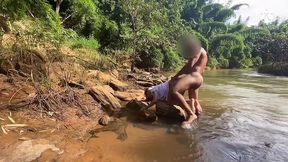 macho casado fudeu o cuzinho da amante no meio do mato