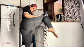 gassy ebony farting and burping in skirt and leggings