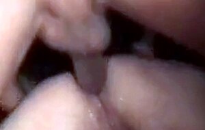 Lecker wie er seine Spermien in der Fotze abpumt