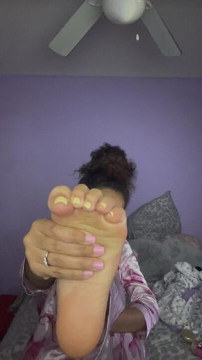 5 minutes with my feet🙈