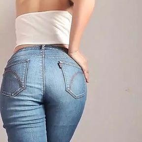 Wetting My Jeans and Get Horny