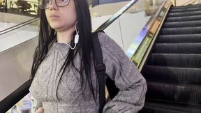 Meeting a Fan at the Mall Going Out with Him, She Got Too Horny to Do Things at the End of the Date