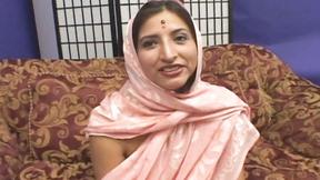 Sexy Hijab blowjob dual meat Fucking threesome