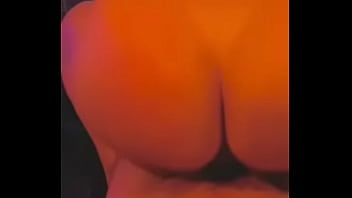 Gravando a namorada escondido