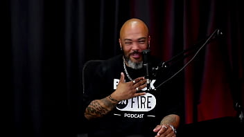 Morena gostosa mostra os peitos e tem a bunda medida depois de falar das suas prefer&ecirc_ncias de paus, - Maria Bittencourt (WATCH ON: SHEER/RED)