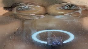 petite douche avec moi ?