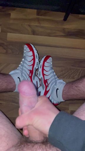 Cum on new Nike TN