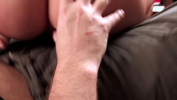 Pretty amateur sucks and fucks boyfriend in homemade movie