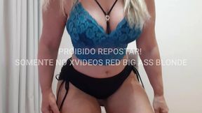 danca sensual de shortinho preto e rebolando seu bumbum