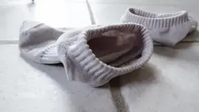 Horny Day With Big Feet, 1st - Emma