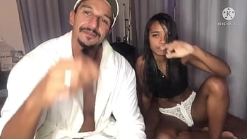 Levei pau bem gostoso a noite toda depois de uma pequena zoa&ccedil_&atilde_o em casa