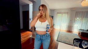 How Girls Burp in a Bar WMV