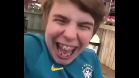 PATRICK MIRANDA BARBONHA BOTANDO O PIRU PRA FORA